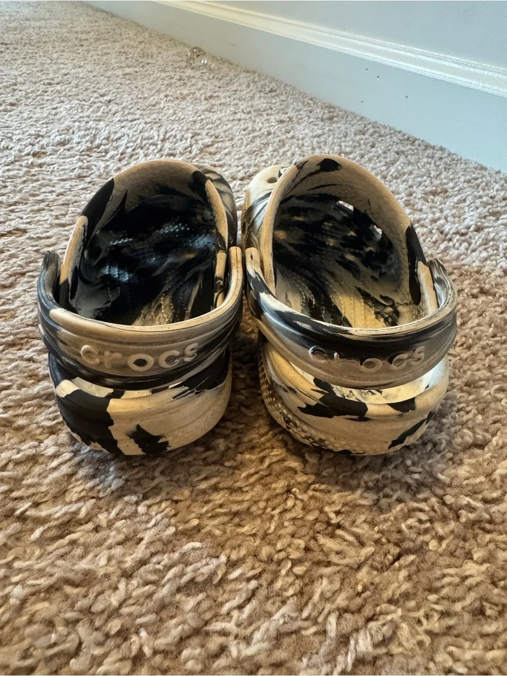 Kids Crocs-tie dye black and white